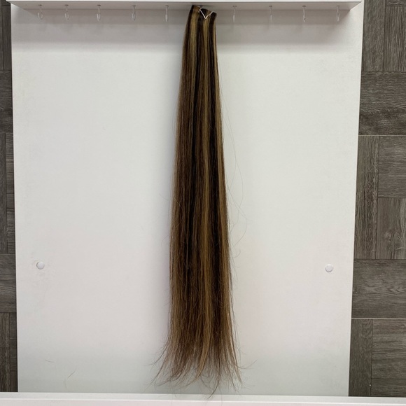 Highlights #4/9.3 Tape In Hair Extensions 24” - Picture 3 of 3